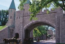 Les Fortifications de QuÃ©bec - Hotel ChÃ¢teau Fleur de Lys